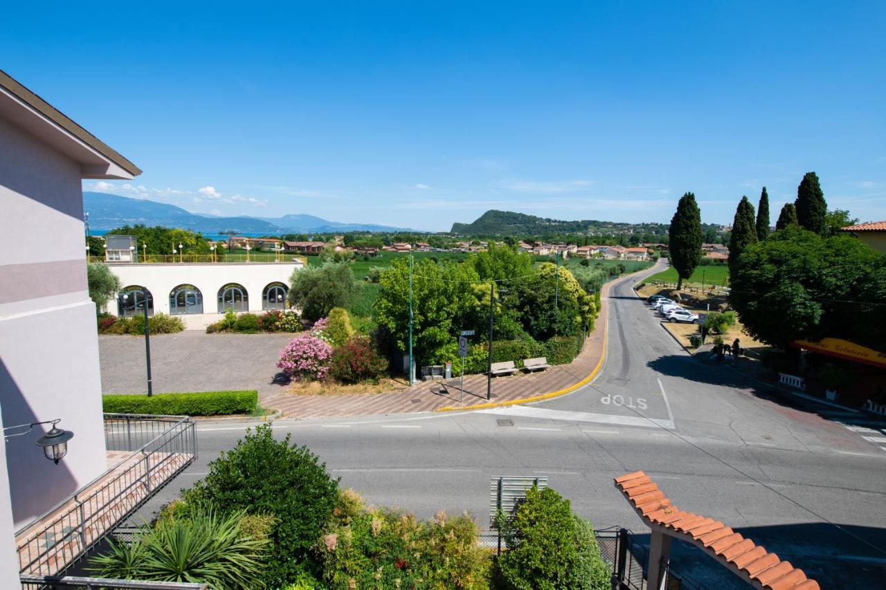 Il Cortiletto - Appartamento Lores Manerba del Garda Luaran gambar